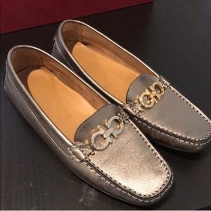 Salvatore Ferragamo 8 1/ B loafers GOLD